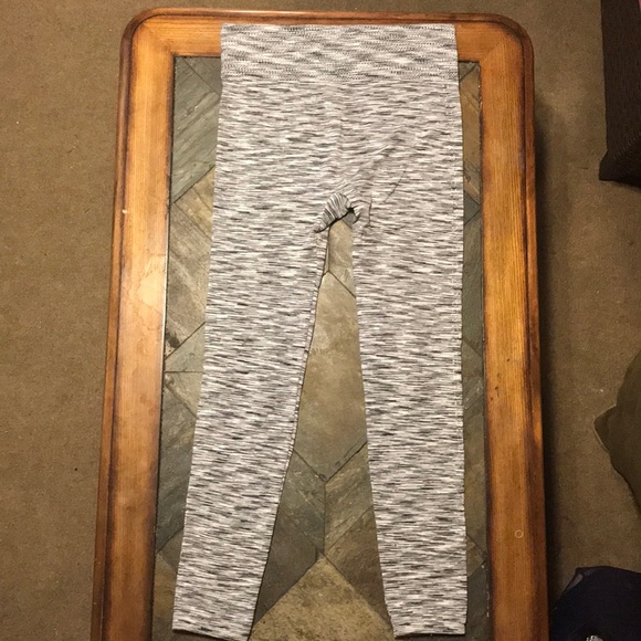 Grey leggings - Picture 2 of 3